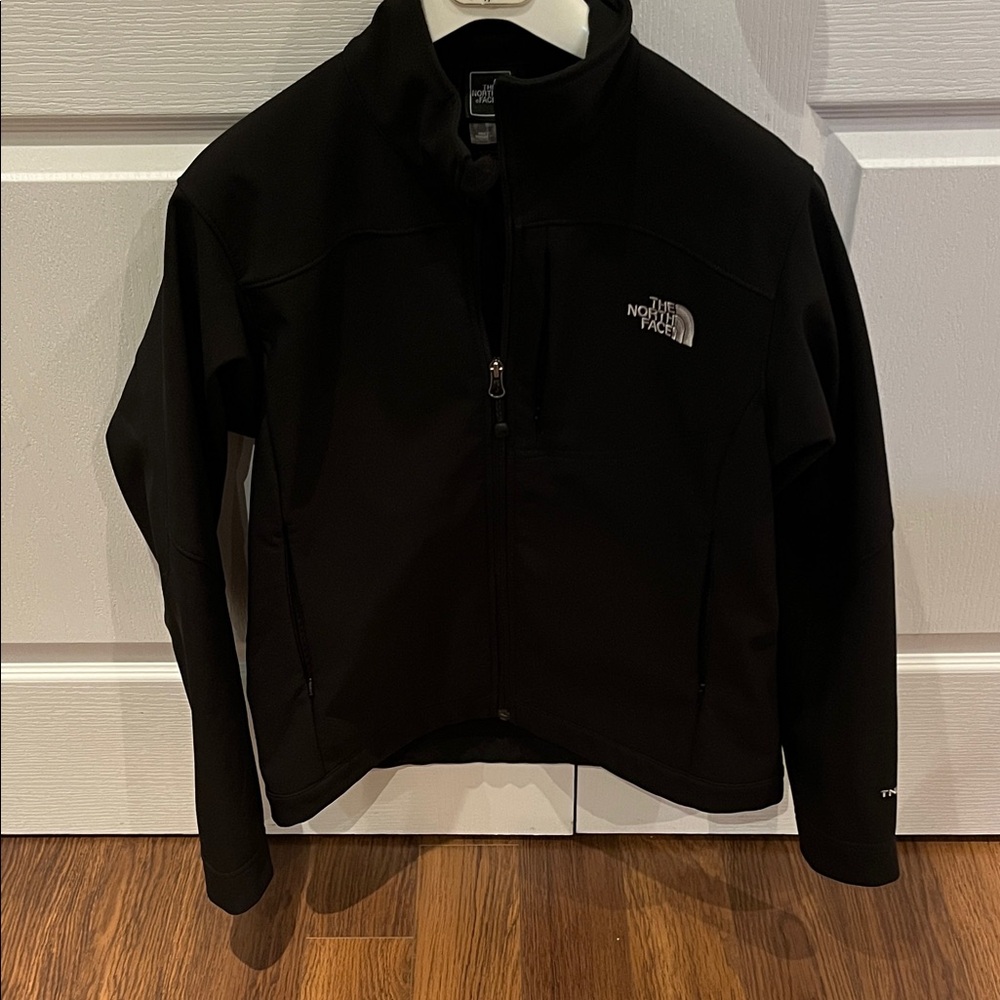 The North Face Woman’s Apex Black Full-Zip Jacket